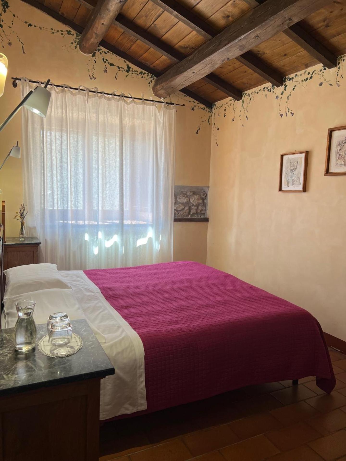 Locanda Sul Lago Santo Stefano Di Sessanio Exteriör bild