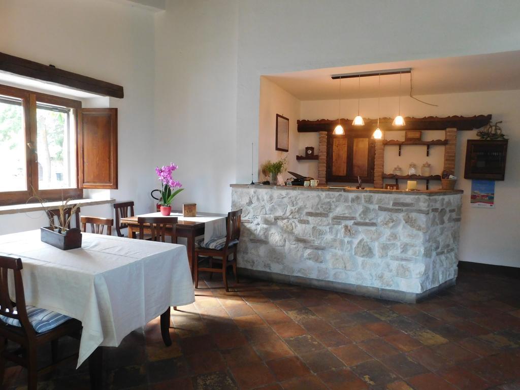 Locanda Sul Lago Santo Stefano Di Sessanio Exteriör bild