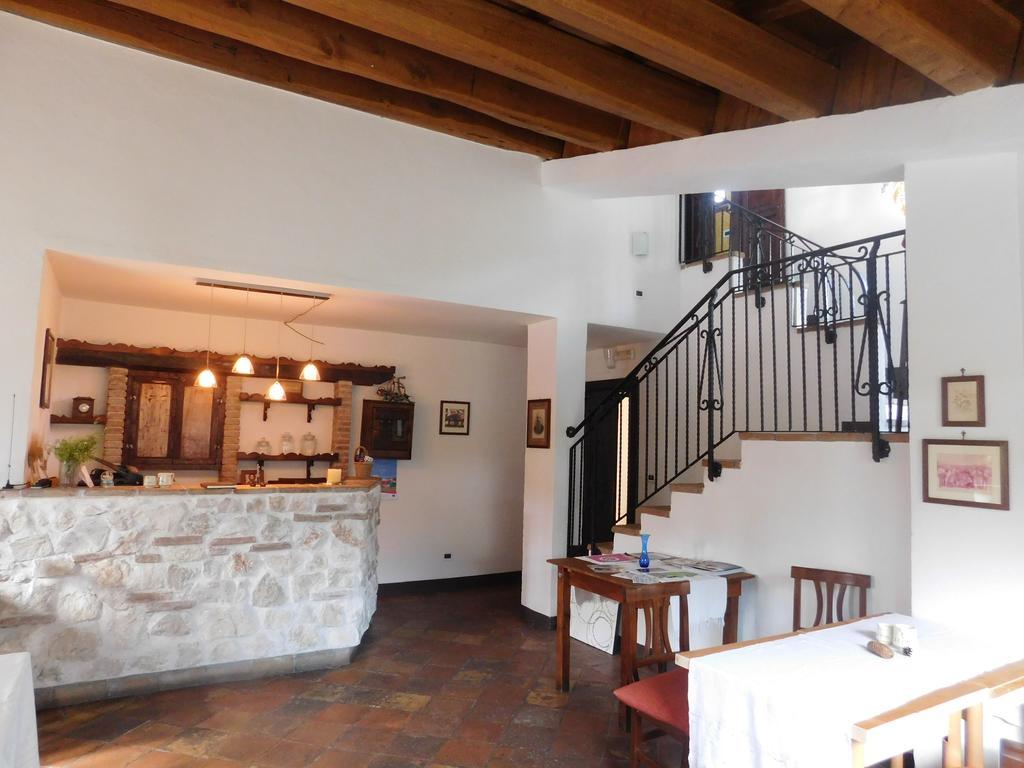 Locanda Sul Lago Santo Stefano Di Sessanio Exteriör bild
